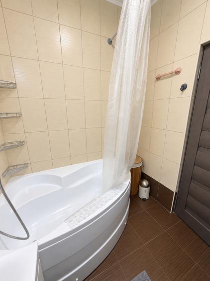 Apartament cu 2 camere decomandat în Kamsas
