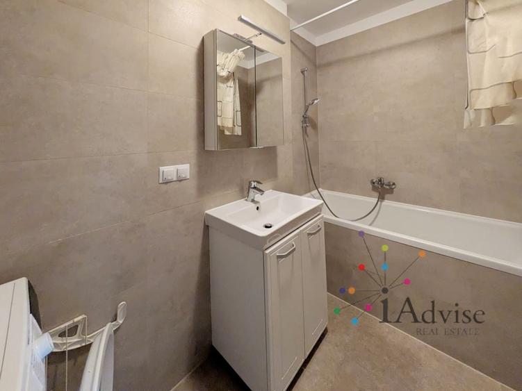 Apartament cu 2 camere decomandat în Tractorul
