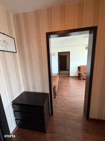 Apartament cu 3 camere semidecomandat în Titan