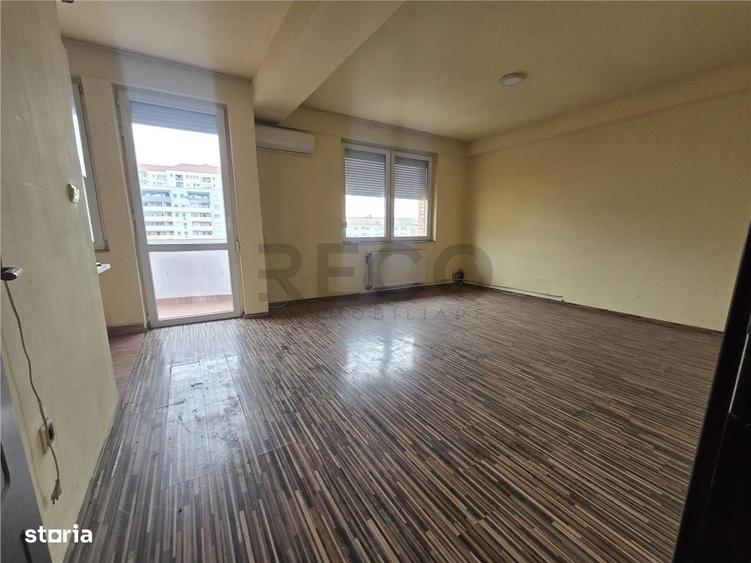 Apartament cu 3 camere decomandat în Iosia