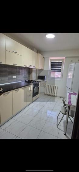 Apartament cu 2 camere decomandat în Apărătorii Patriei