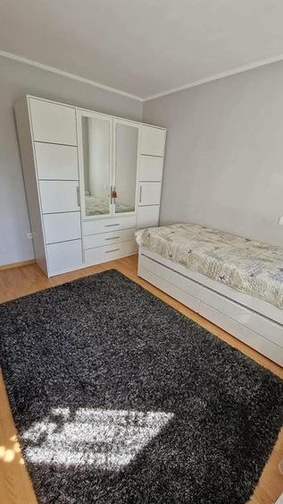 Apartament cu 3 camere decomandat în Exterior Vest