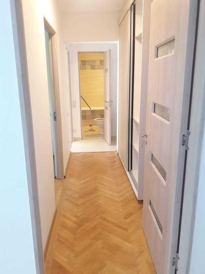 Apartament cu 3 camere semidecomandat în Mihai Bravu