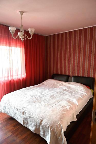 Apartament cu 3 camere decomandat în Prundu