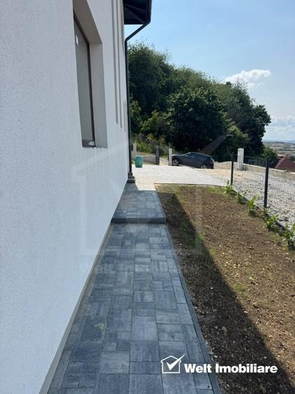Casă individuală cu 4 camere cu Canalizare în Dezmir