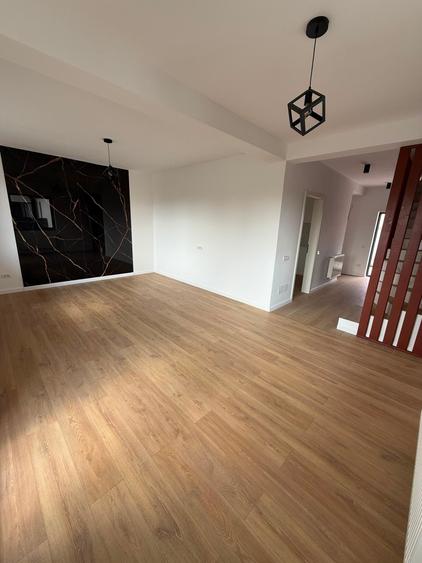 Casă cu 5 camere cu Teren 340 Mp în Bragadiru