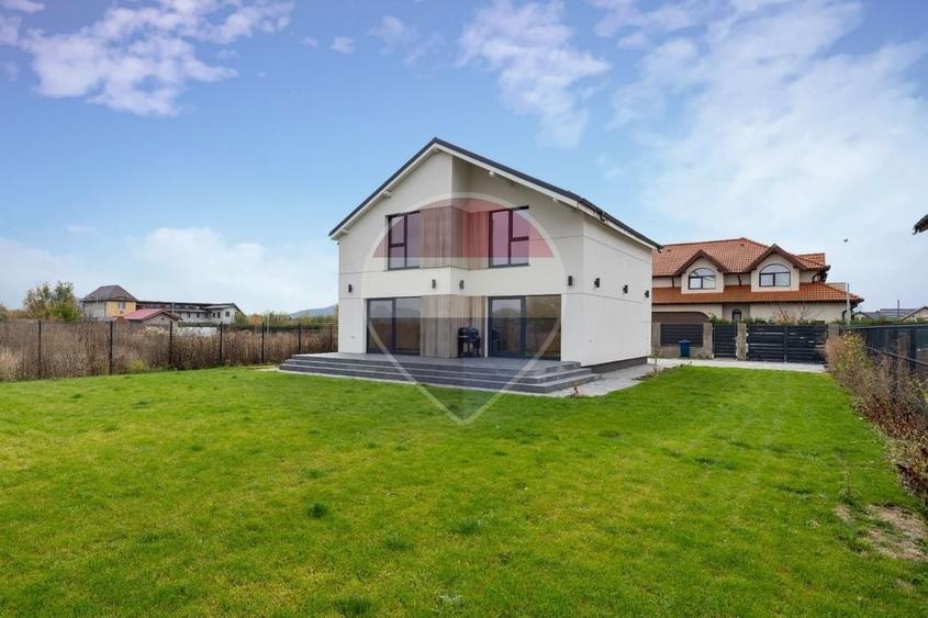 Casă individuală cu 4 camere cu Teren 600 Mp în Bod