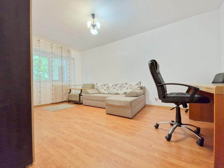 Apartament cu 3 camere decomandat, mobilat în Titulescu