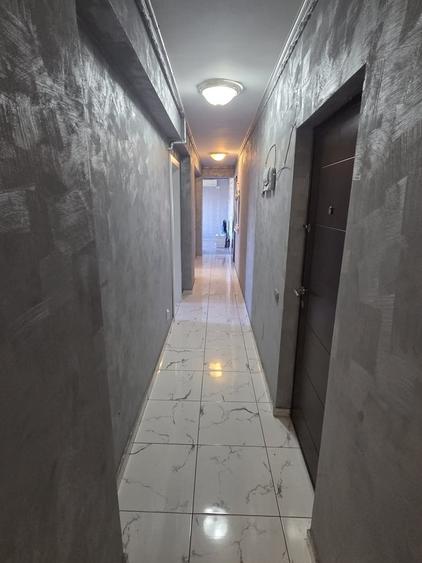 Apartament cu 3 camere decomandat în Berceni
