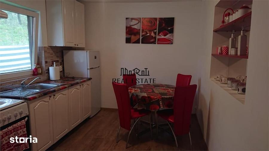 Casă cu 3 camere cu Teren 1084 Mp în Central