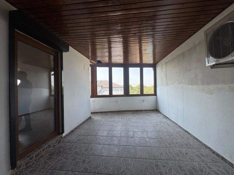 Casă cu 6 camere cu Canalizare în Central