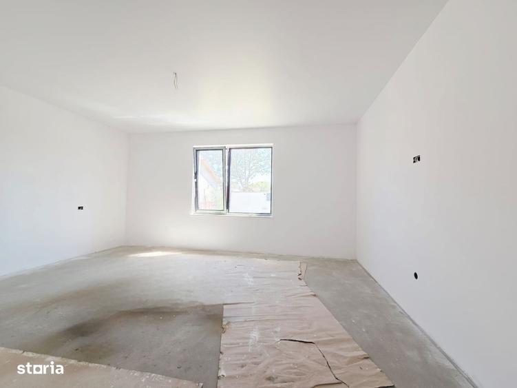 Casă cu 4 camere cu Teren 450 Mp în Vânători