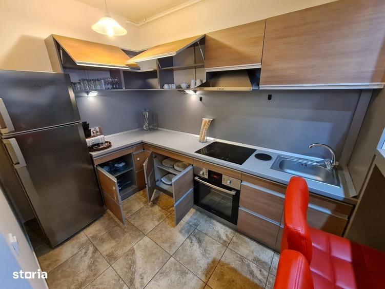Apartament cu 3 camere decomandat în Intim