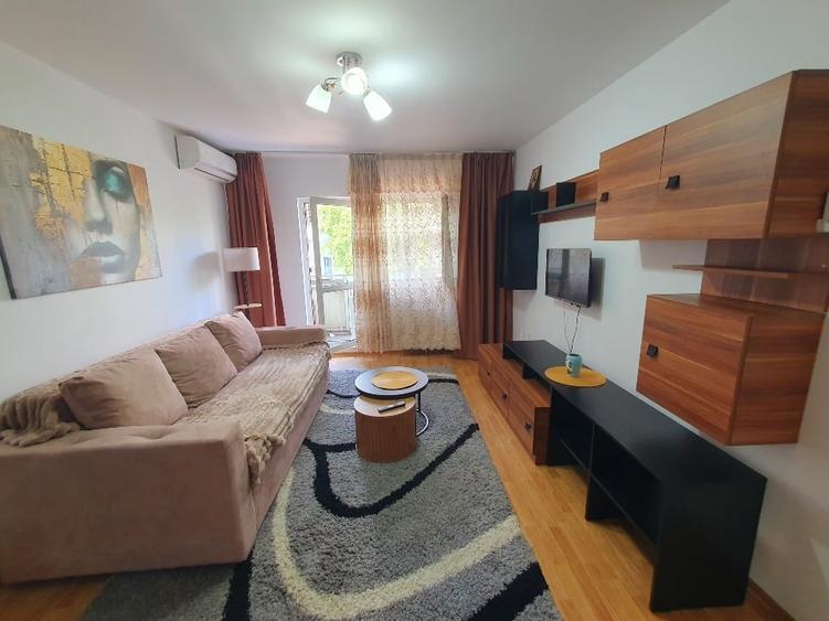 Apartament cu 2 camere decomandat, mobilat în Apărătorii Patriei
