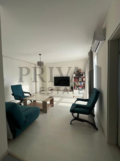 Apartament cu 2 camere semidecomandat, mobilat în Giroc