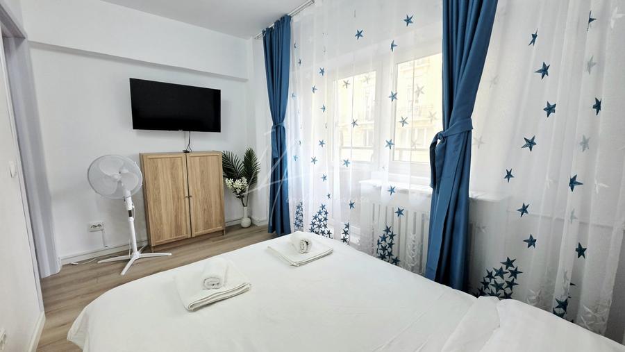 Apartament cu 3 camere semidecomandat, mobilat în Unirii