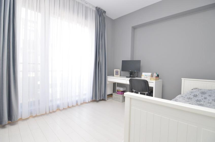 Apartament cu 3 camere semidecomandat, mobilat în Dobroești