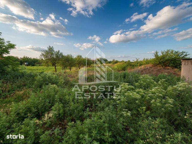 Casă cu 4 camere cu Teren 1439 Mp în Central