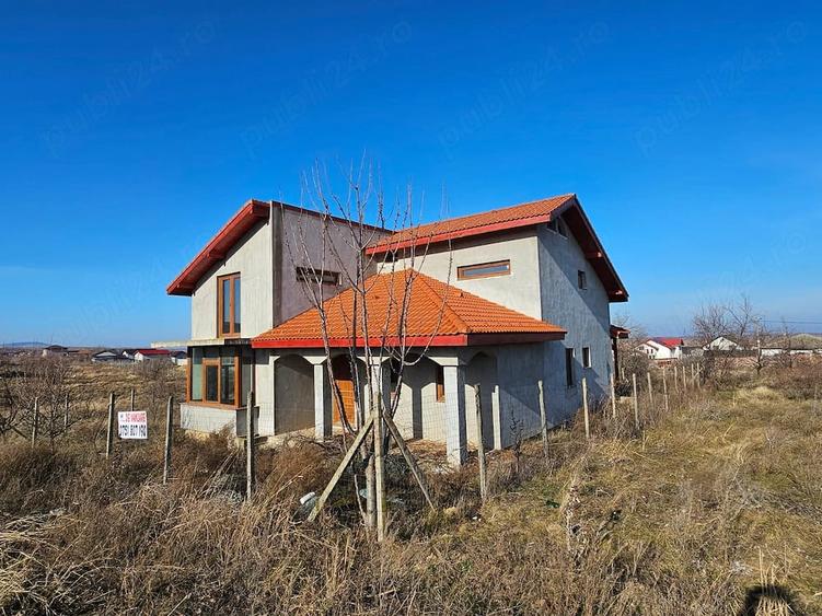 Casă cu Teren 490 Mp în Mineri