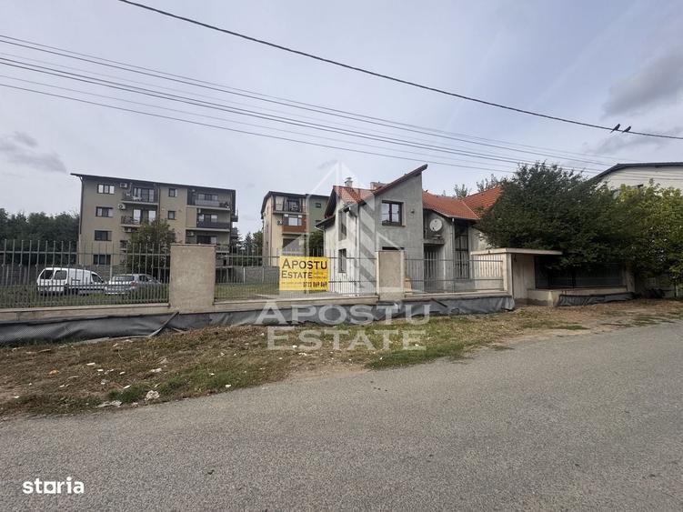 Casă cu 4 camere în Central
