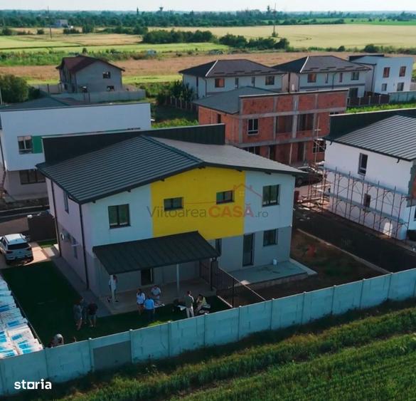 Casă cu 4 camere în Crețești
