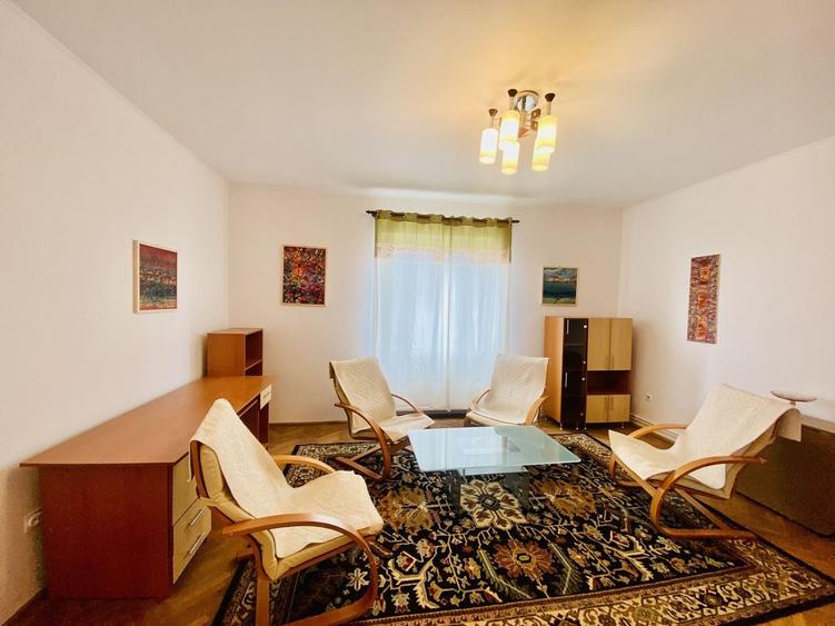Apartament cu 4 camere în Sub Arini