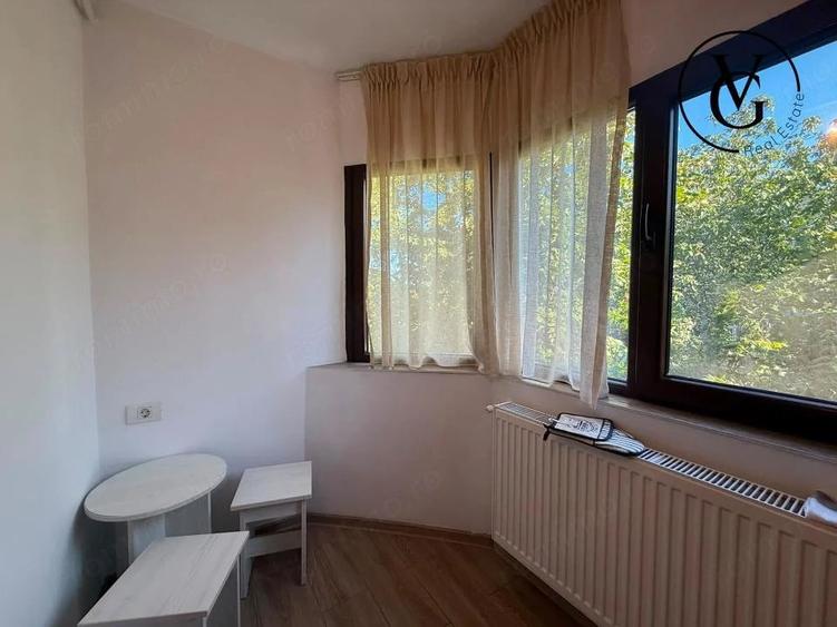Apartament cu 3 camere decomandat în Faleza Nord