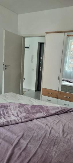 Apartament cu 2 camere semidecomandat în Roșu