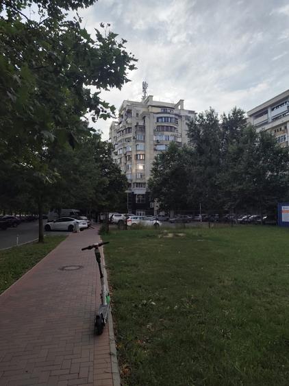 Apartament cu 6 camere decomandat în Unirii