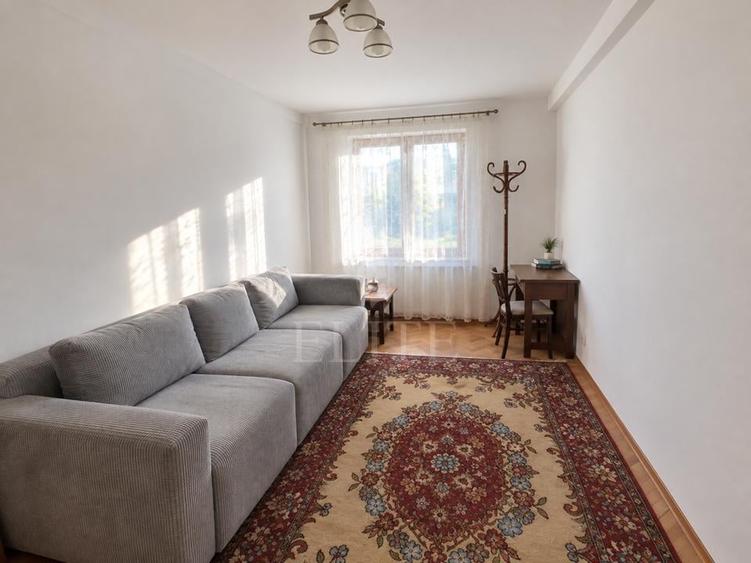 Apartament cu 3 camere semidecomandat în Andrei Mureșanu