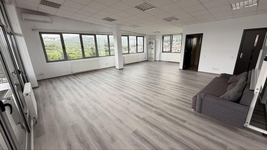 Spațiu comercial, de 70 mp, în Câmpului