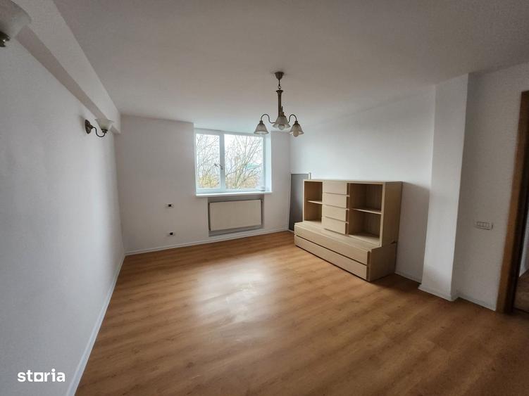 Apartament cu 3 camere decomandat în Nazărioaia