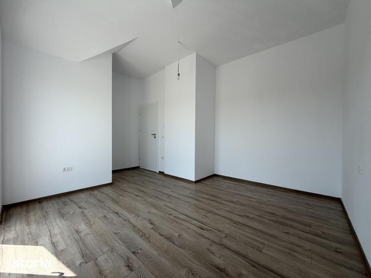 Casă cu 4 camere cu Teren 350 Mp în Sânandrei