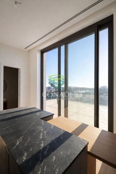Apartament cu 5 camere decomandat în Dacia