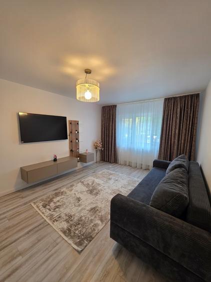 Apartament cu 2 camere decomandat, mobilat în Băneasa