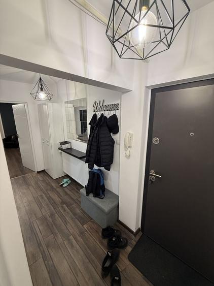 Apartament cu 3 camere în Girocului