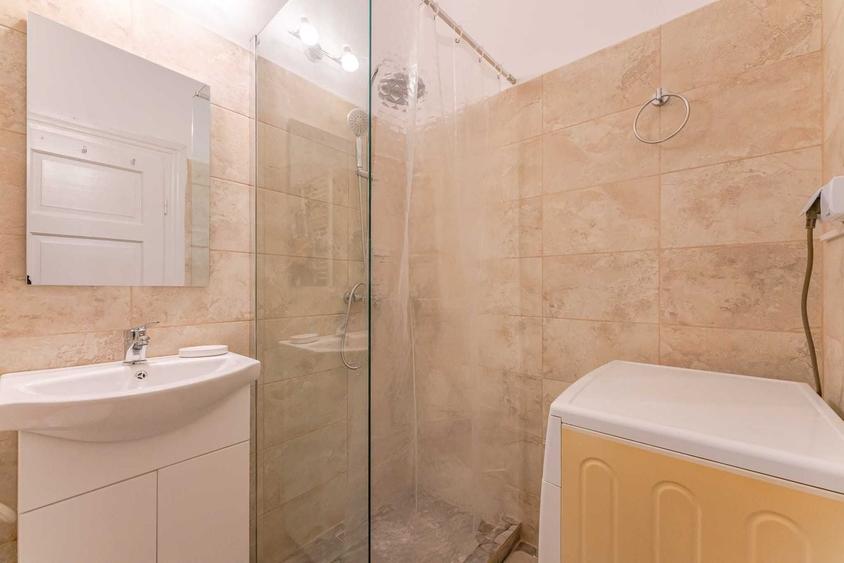 Garsonieră de Închiriat Brașov | 30 mp | Str. Petru Rareș | Parter - 8