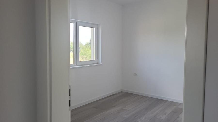 Duplex cu 4 camere cu Canalizare în Moșnița Veche