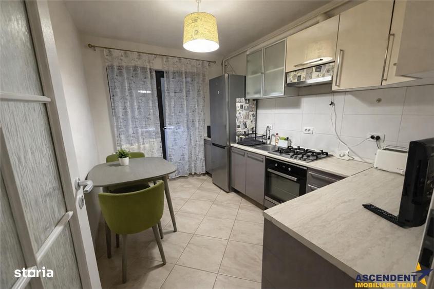 Apartament cu 3 camere decomandat, mobilat în Central