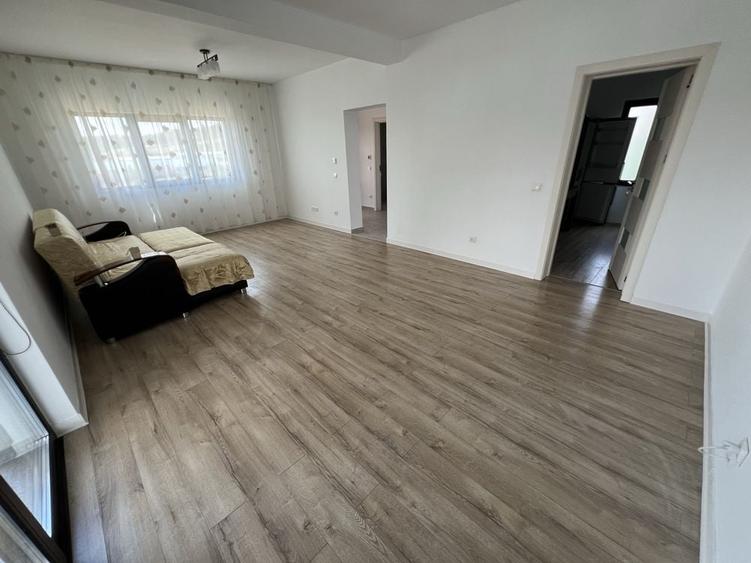 Casă cu 3 camere cu Teren 500 Mp în Exterior Vest