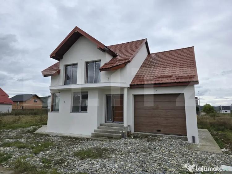 Casă cu 4 camere cu Teren 400 Mp în Central