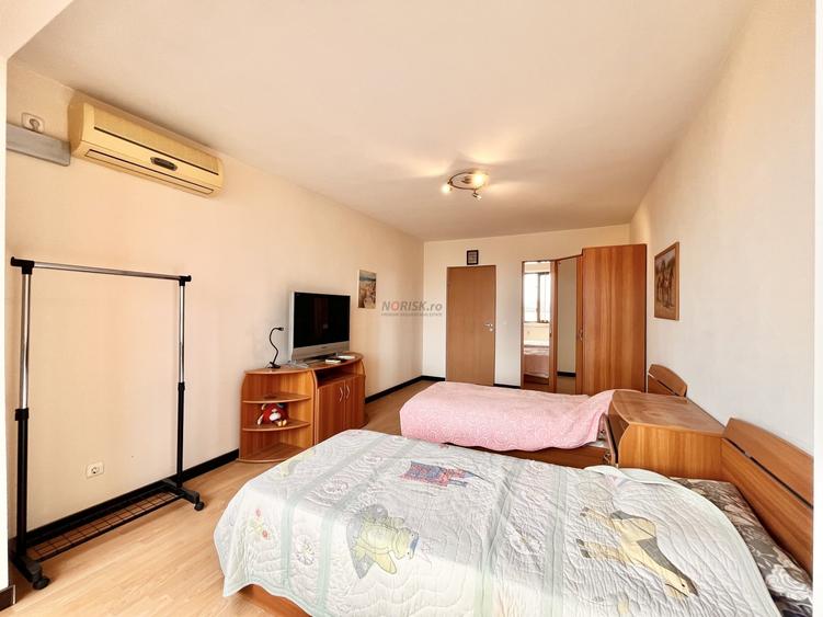 Apartament cu 3 camere semidecomandat, mobilat în Tineretului
