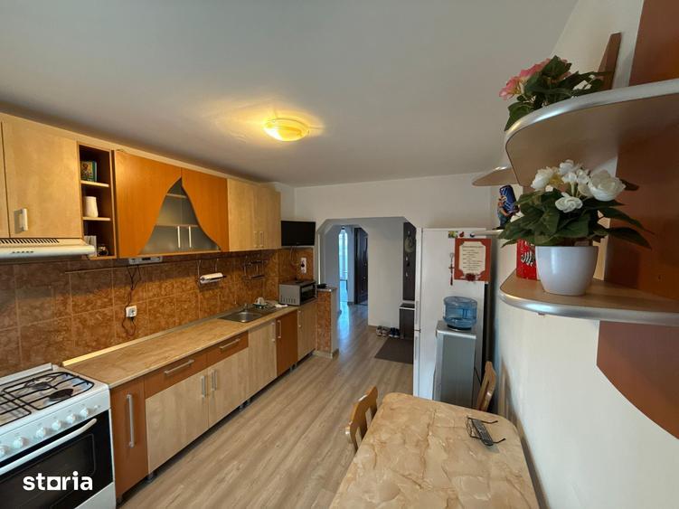 Apartament cu 3 camere în Decebal