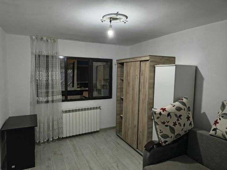 Garsonieră decomandată în Central