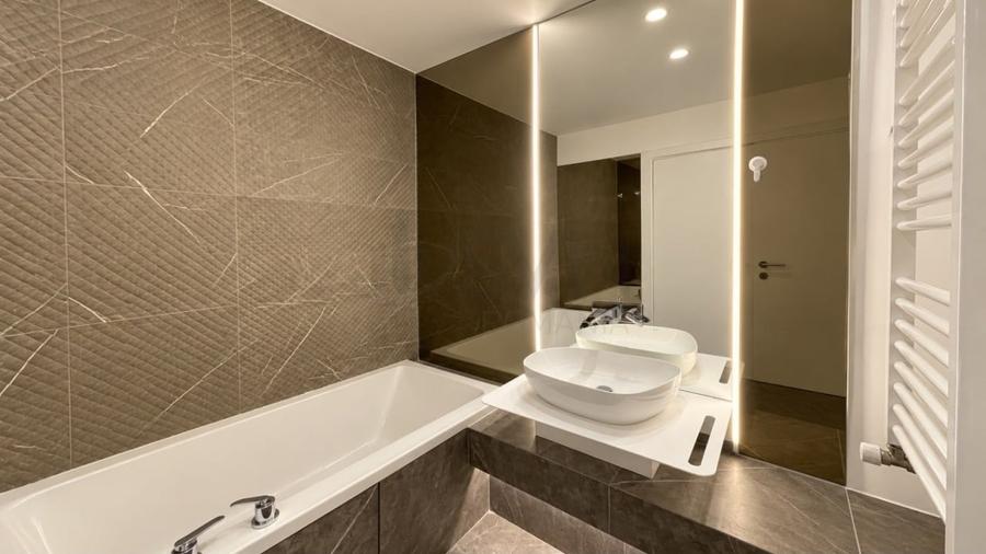 Apartament cu 3 camere decomandat în Aviației