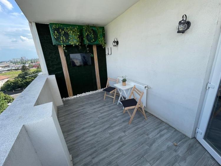 Apartament cu 3 camere semidecomandat în Nord