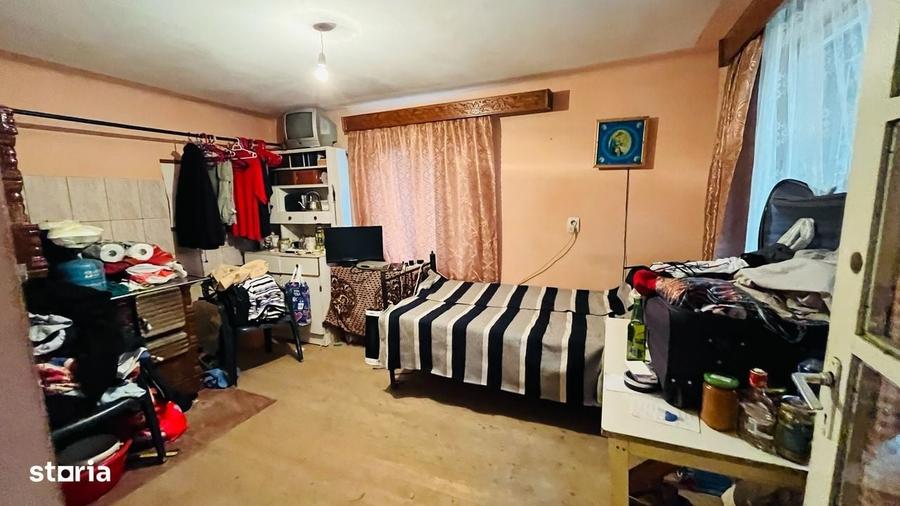 Casă cu 4 camere cu Teren 240 Mp în Central