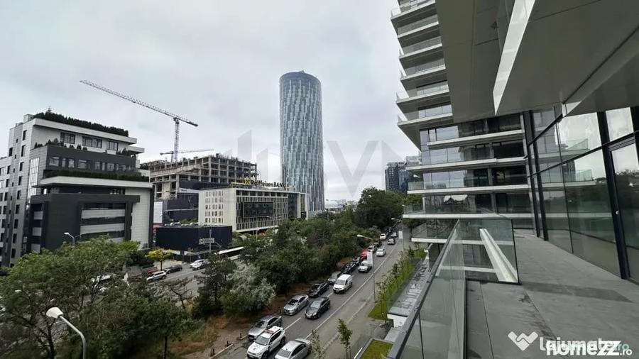 Apartament cu 4 camere semidecomandat în Floreasca