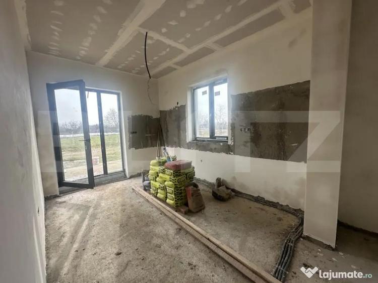 Casă cu 4 camere cu Teren 520 Mp în Păulești