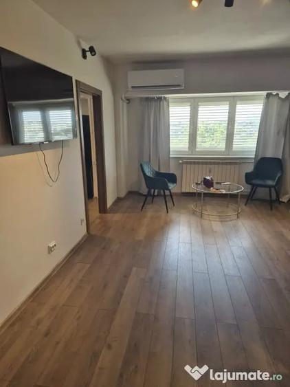 Apartament cu 4 camere decomandat în Unirii